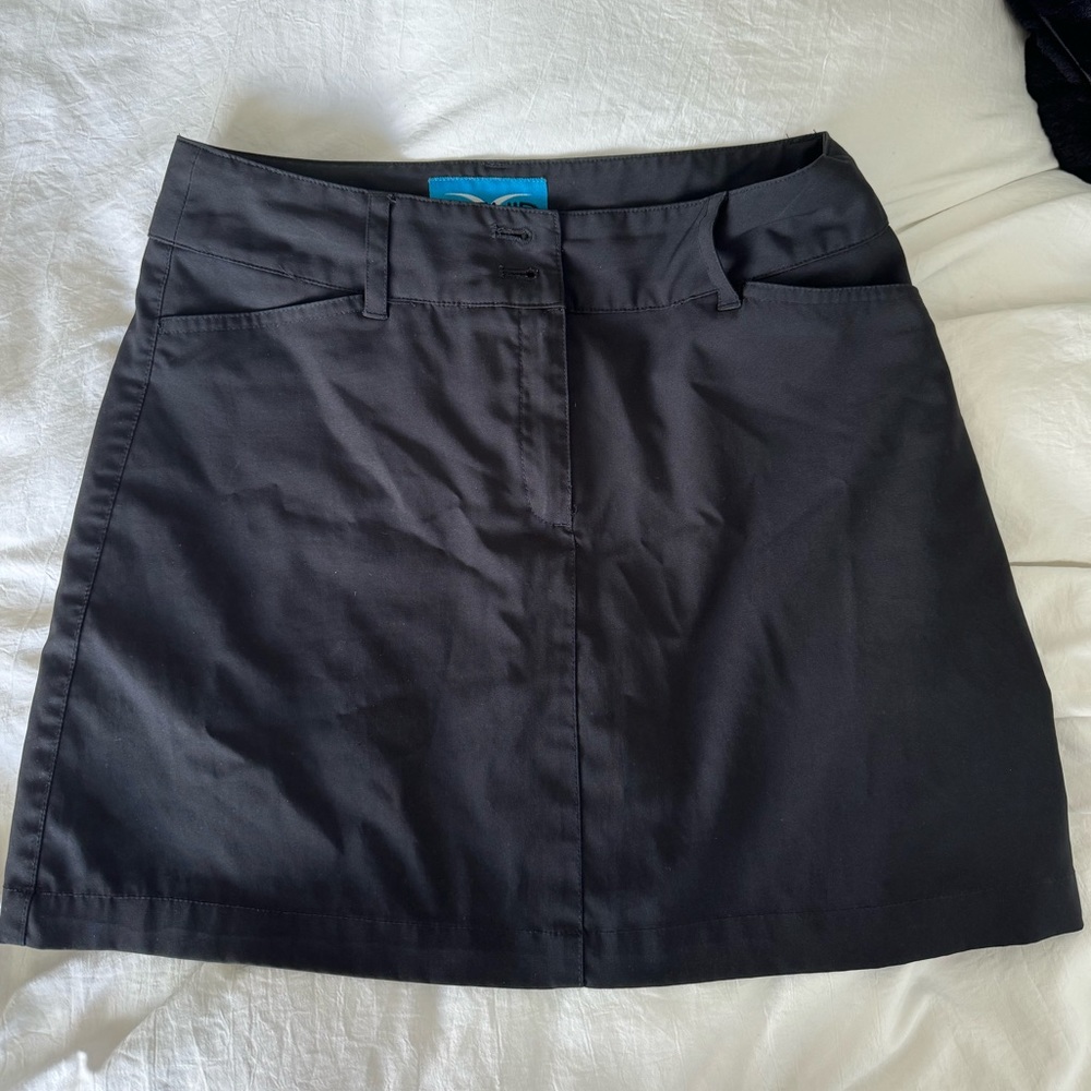 Liquid Yacht Wear Hybrid Black Skort | Size 2